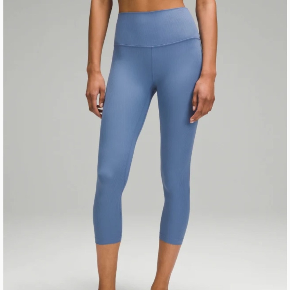Lululemon Align HR Ribbed Crop 23”